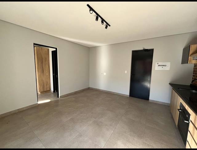 1 BEDROOM PROPERTY TO RENT IN LYNNWOOD GLEN